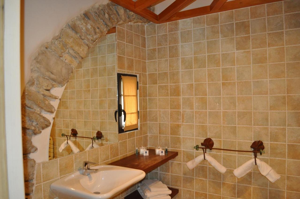 Domaine De Blancardy Hotel Moules-et-Baucels Ngoại thất bức ảnh